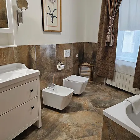 Luxury 19 Apartment